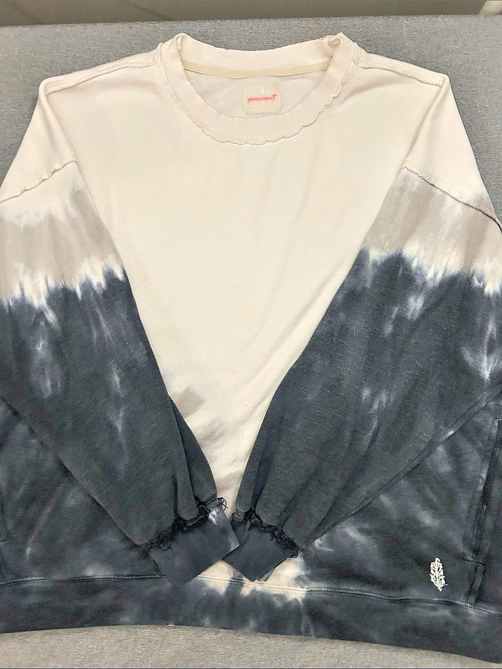 Free People Movement Tie-Dye Sweatshirt in Blue, gray& White/Cream Size Medium